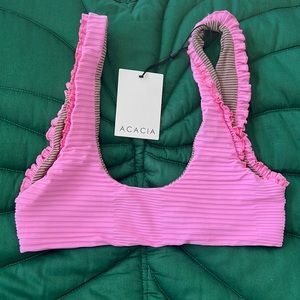 NWT Acacia swimwear peach dual ribbed bikini top in sweet pea. Size P: